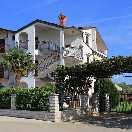 Apartments Jasna Umag Exteriör bild