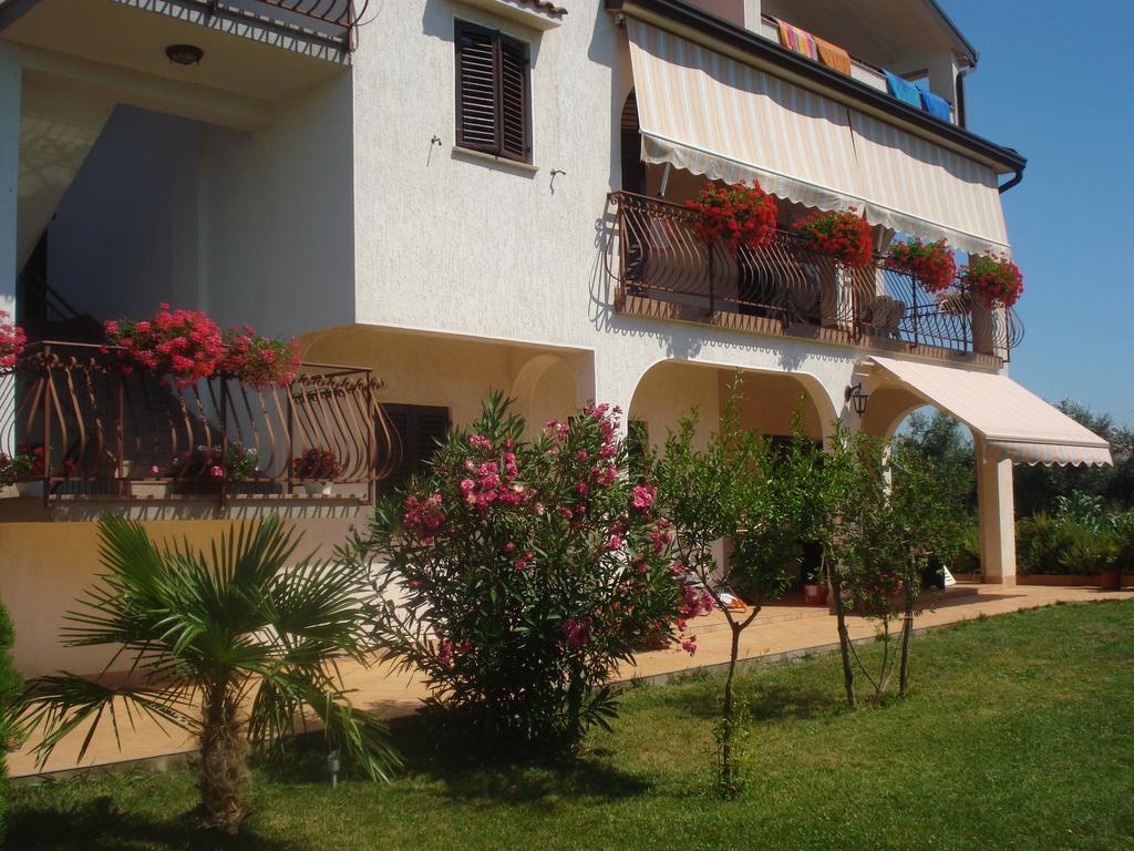 Apartments Jasna Umag Exteriör bild